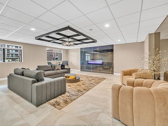 5th image of 9099 Riverside Dr E #402