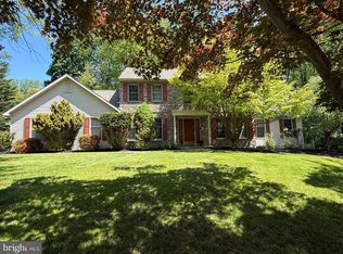 4 Royal Ct, Reading, PA 19607