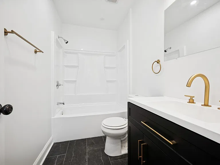 236 W Harvey St #B25 — Photo 11