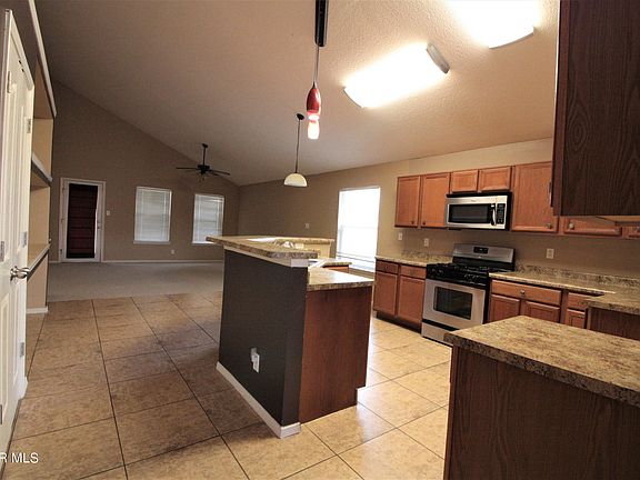 4th image of 432 Millstone Ct