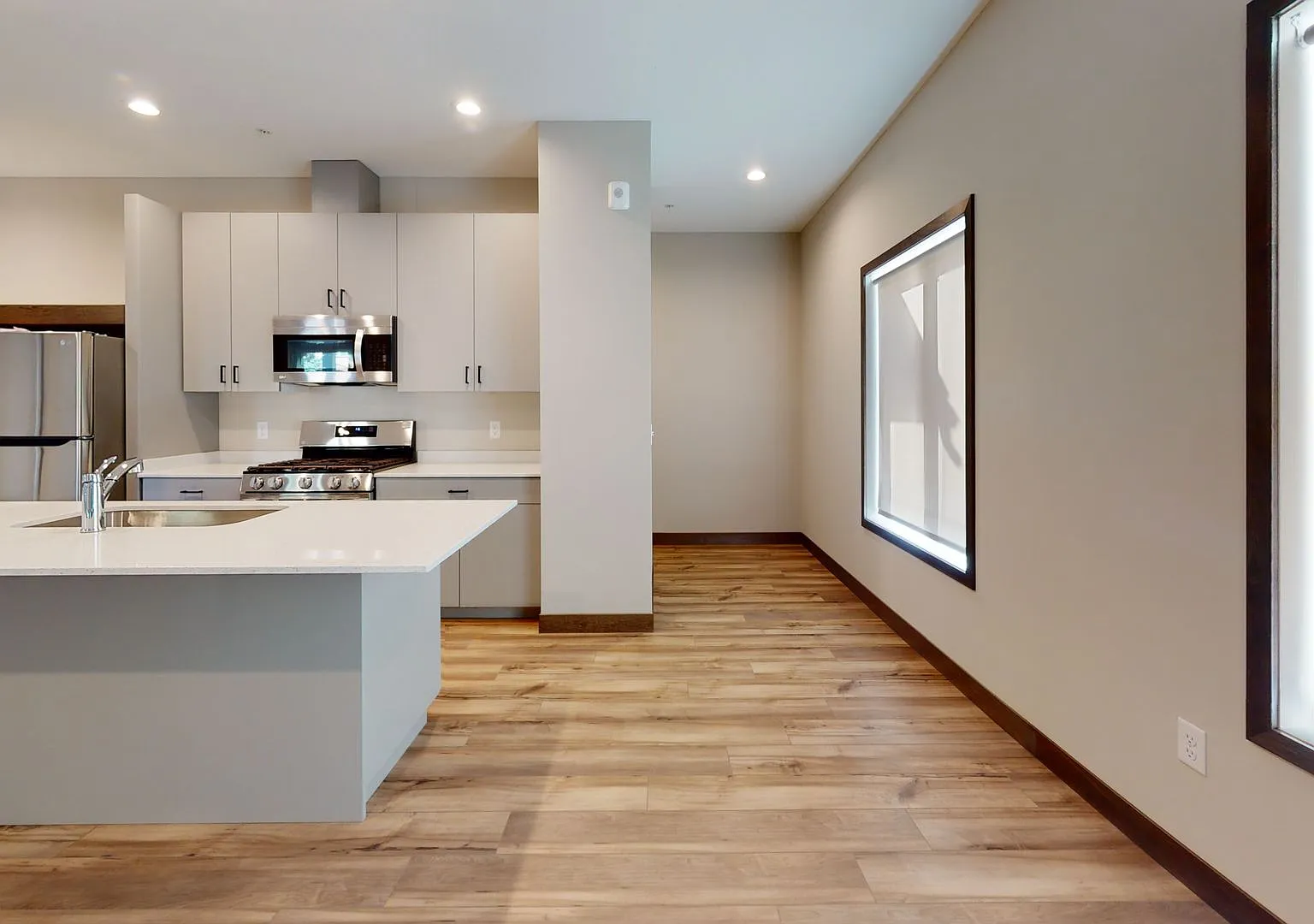 Brand new 6 bed 3 bath in Dinkytown — Photo 2