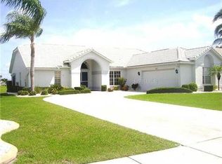 2232 New Bedford Dr, Sun City Center, FL 33573