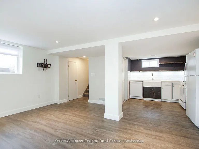 54 Chadburn St #BASEMENT — Photo 3