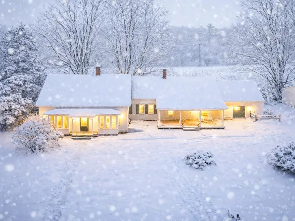 95 River Road, Hollis, ME 04042