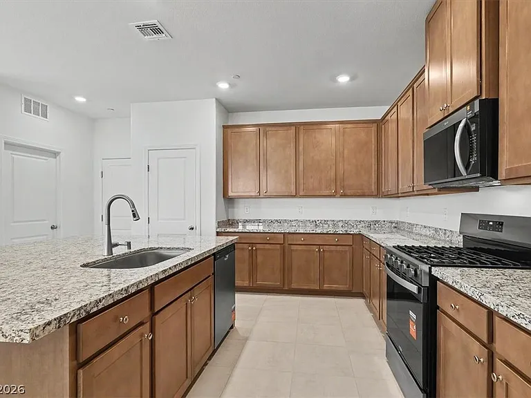 72 Hornbeck Ln — Photo 8