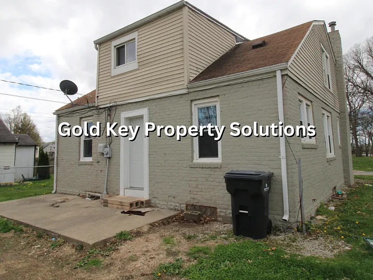 2820 Fairview St Anderson, IN 46016-5055 — Photo 4