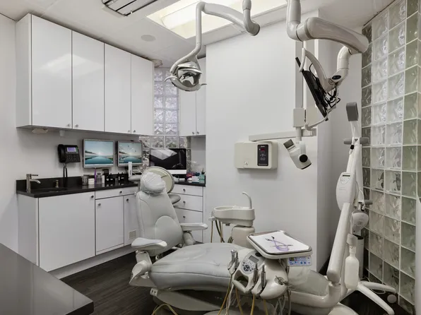 55 Central Park West image 6 of 7