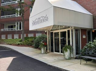 300 N River Rd #406, Manchester, NH 03104