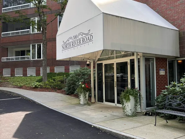 300 North River Road #406, Manchester, NH 03104