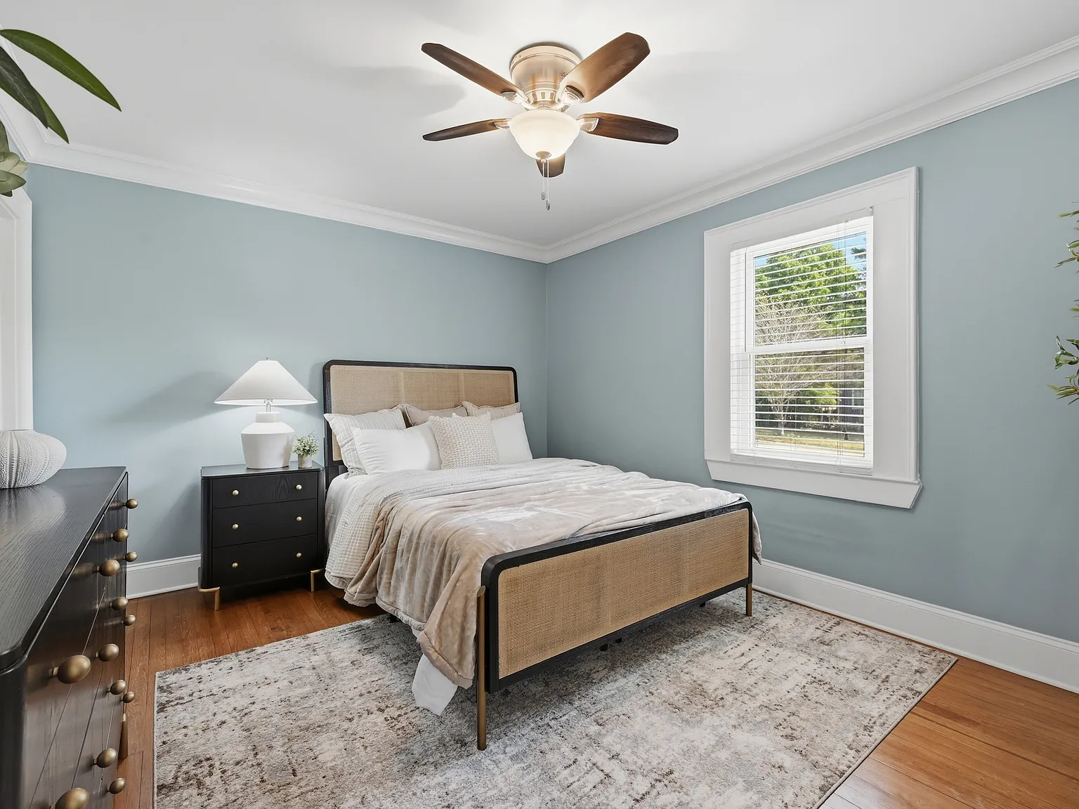 4 bed, 1864 sqft, $2,650 — Photo 4
