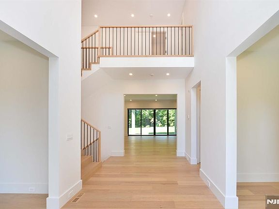 4th image of 3 Central Ave