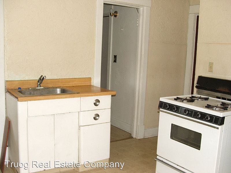 2nd image of 4406 Belleview Ave