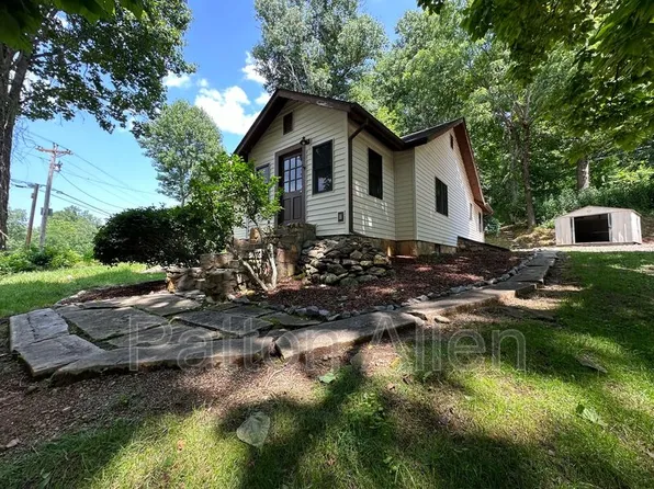 267 Davis Creek Rd, Candler, NC 28715