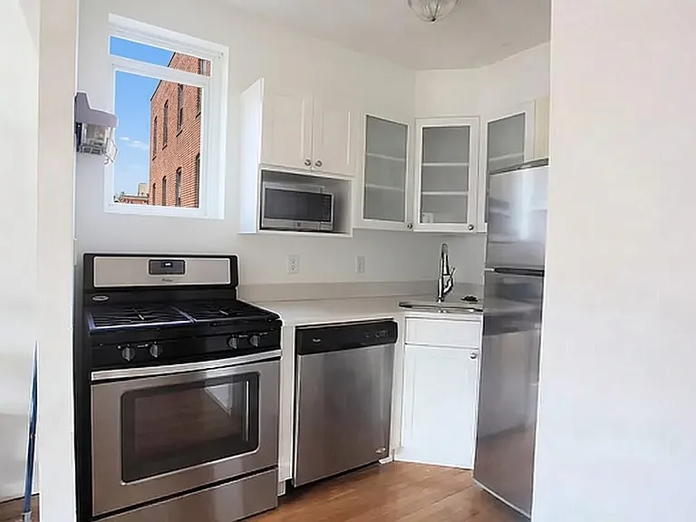 259 Elizabeth St #PHC — Photo 2