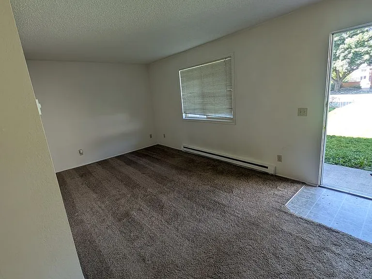 420 S Asbury St — Photo 24