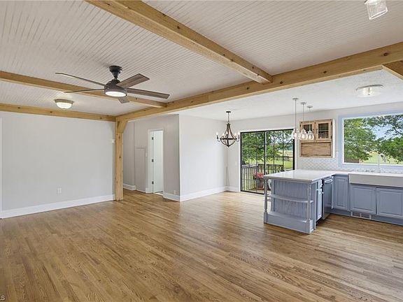 5th image of 5944 Ridge Rd