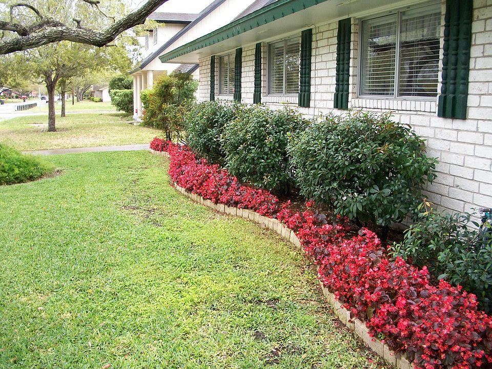 gorgeous curb appeal
