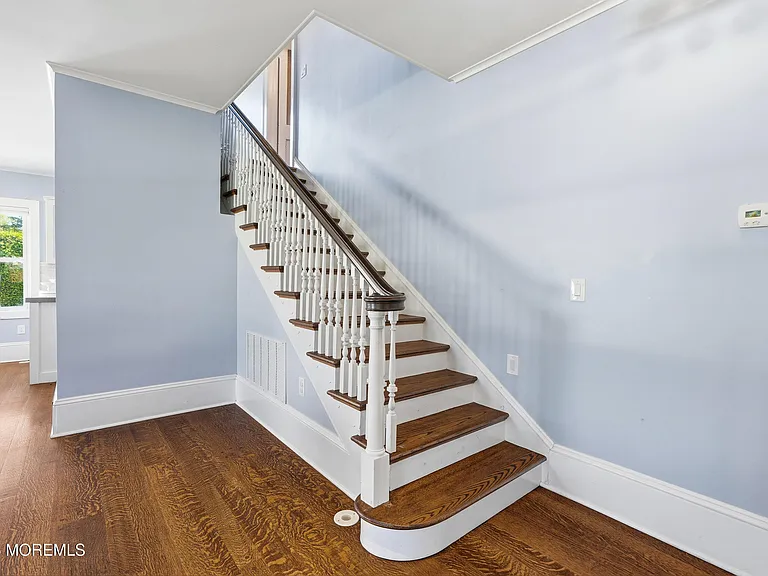 125 Cedar Ave — Photo 33