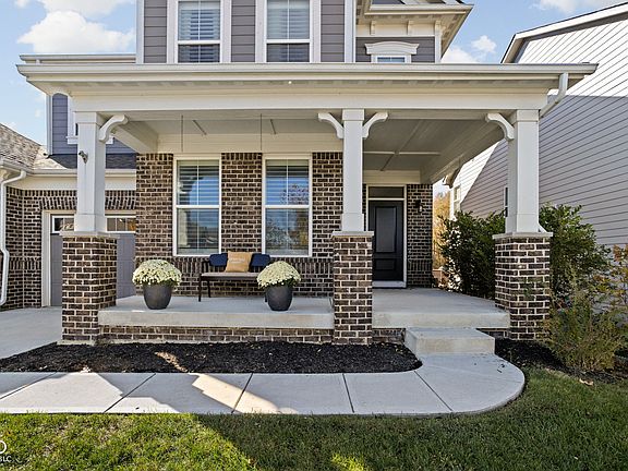 5th image of 5833 Arbois Cir