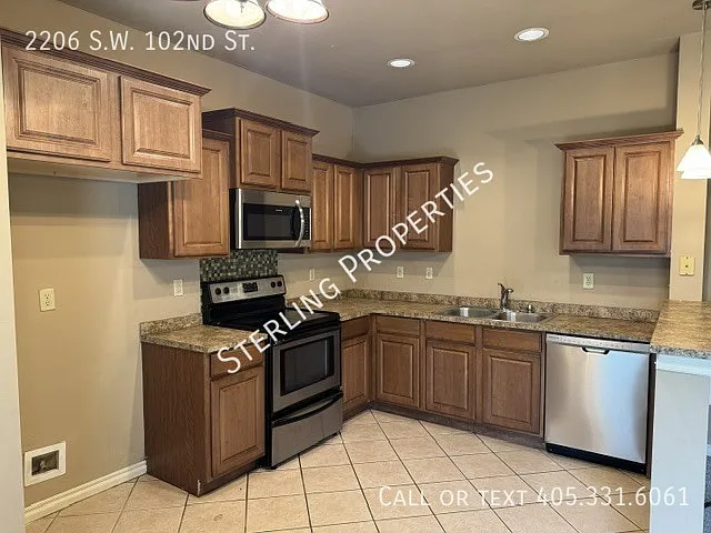 2206 SW 102nd St — Photo 10