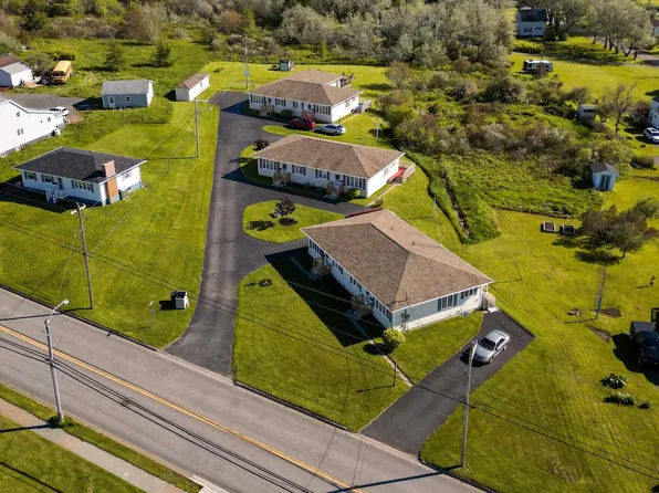 16 Karls Ln, Glace Bay, NS B1A 6Y7