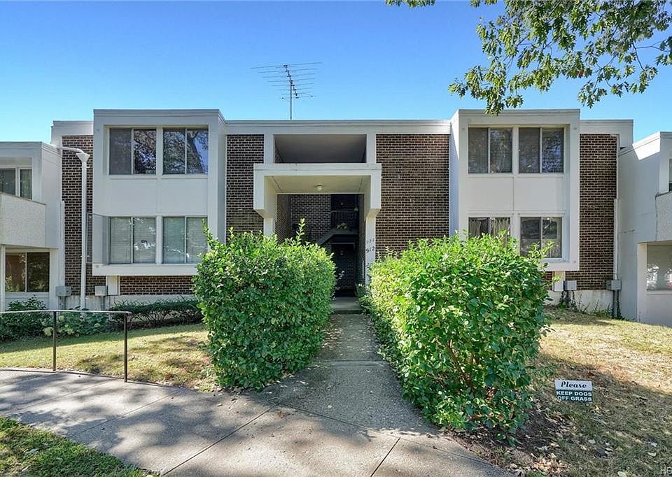 1st image of 922 Colony Dr