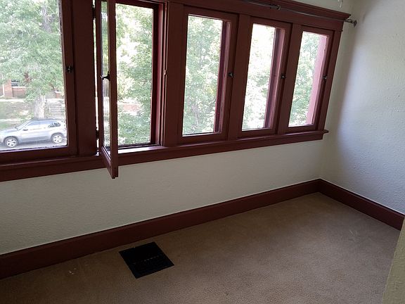 2nd image of 2045 N Vine St