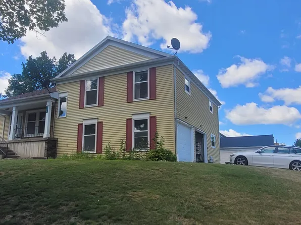 2808 Canarsie Dr, Lansing, MI 48910