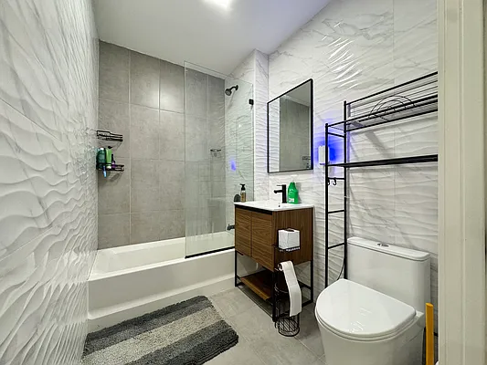 Rented by Pear NYC LLC | media 8