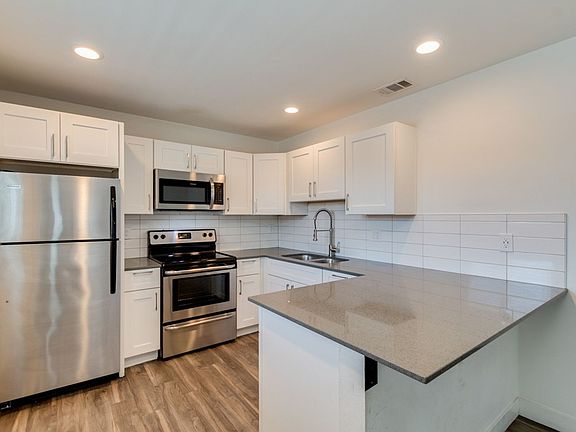 4th image of 3120-3130 N 39th St #3836-23