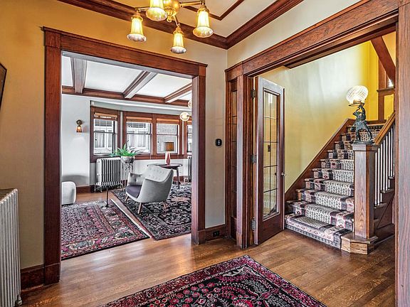 5th image of 2625 N Wahl AVENUE