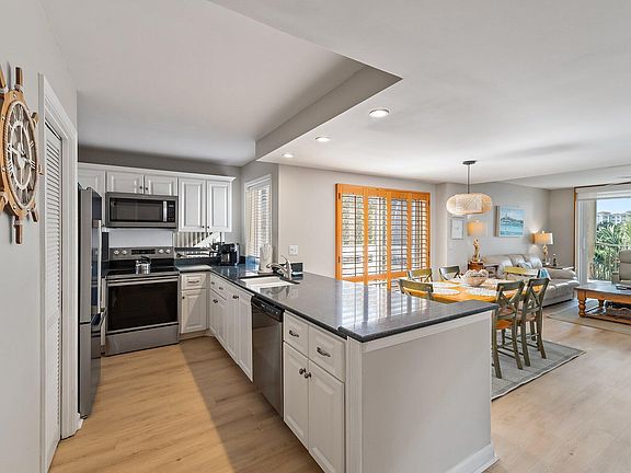 5th image of 353 S Us Highway 1 APT C301