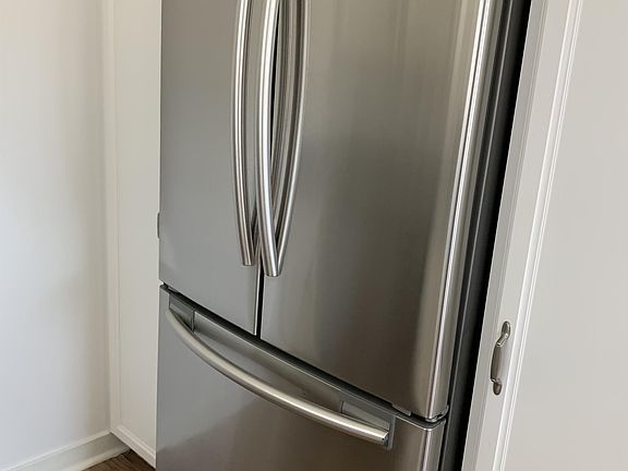 5th image of 125 Santa Monica Ave