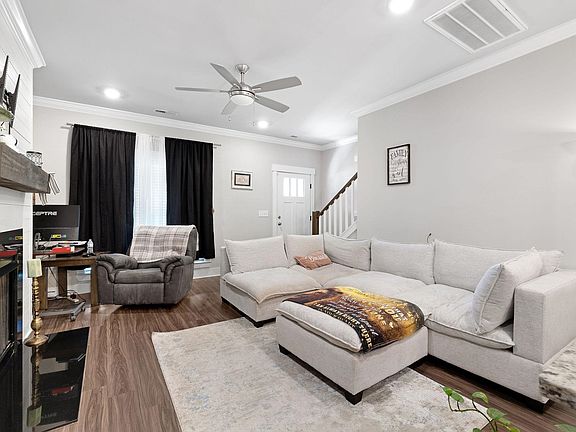 3rd image of 1835 Shadowbrook Ln