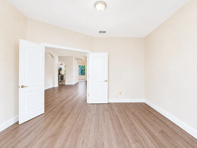 19 Old Port Cir — Photo 9