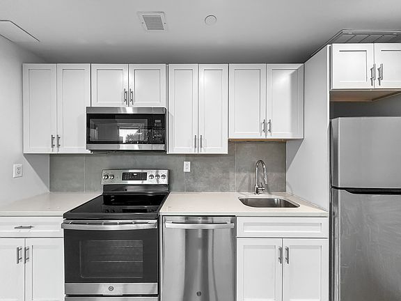 5th image of 204 Malcolm X Blvd #301