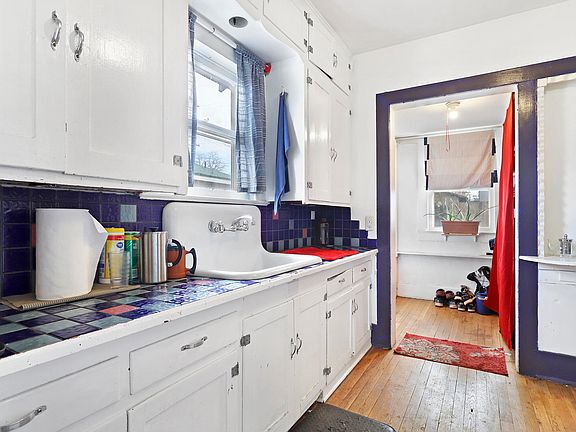 4th image of 210 Harvard Dr SE #1-3