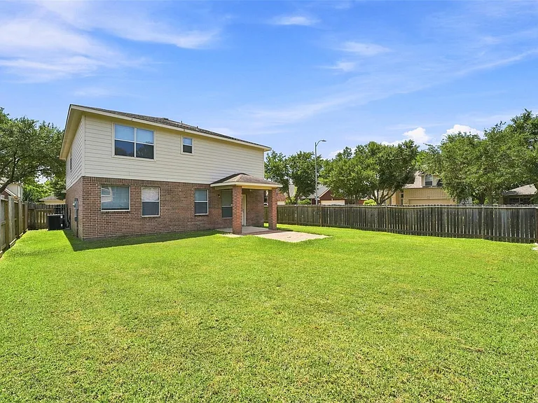 16726 Vivian Point Ln — Photo 42
