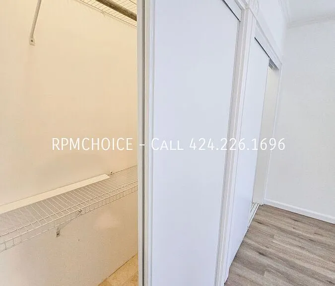214 E Ellis Ave — Photo 10