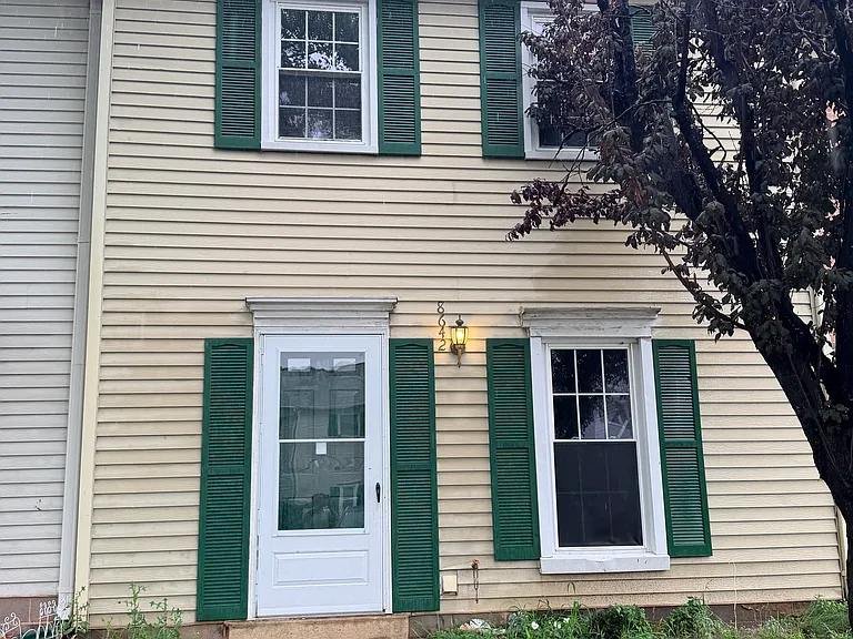 8642 Sumter Ct — Photo 1