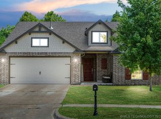 3221 W Fredericksburg St, Broken Arrow, OK 74011