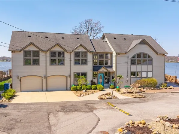 2154 NE River Rd, Lake Milton, OH 44429