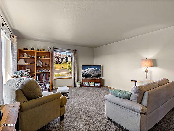 4th image of 713 N Tumac Dr