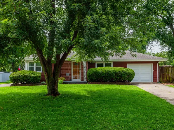 1004 Randolph St, Des Moines, IA 50315