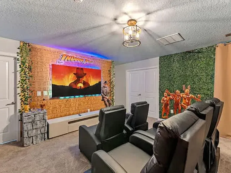 Building's Lounge