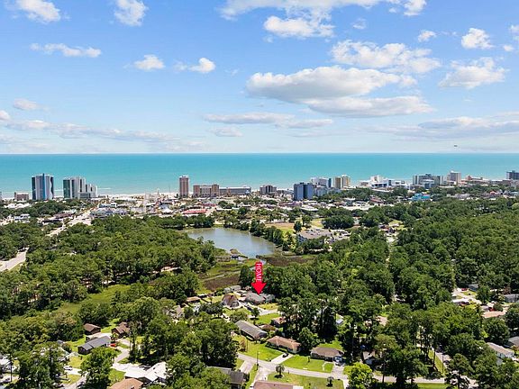 3rd image of 708 Charlotte Rd.