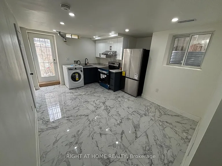 31 Orleans Dr #BASEMENT — Photo 11