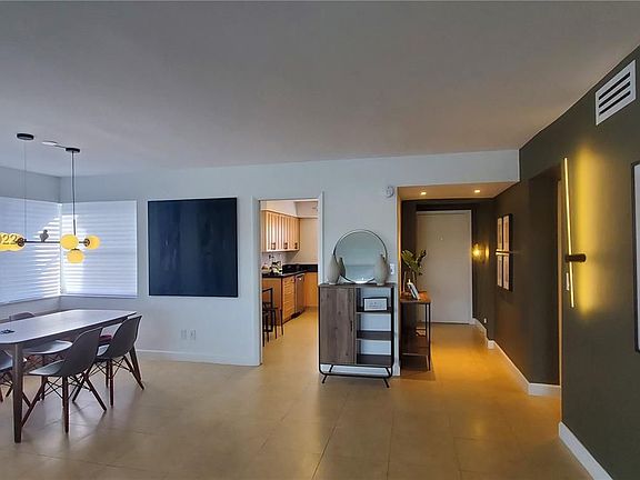 4th image of 18901 NE 14th Ave APT 207