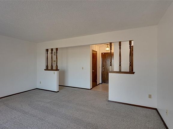 4th image of 325 W Grand Teton Ct