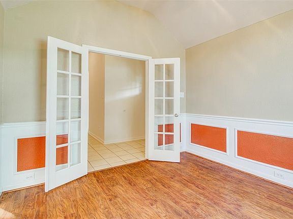 5th image of 2700 Watercress Dr